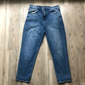 American Eagle Stretch Mom Jeans